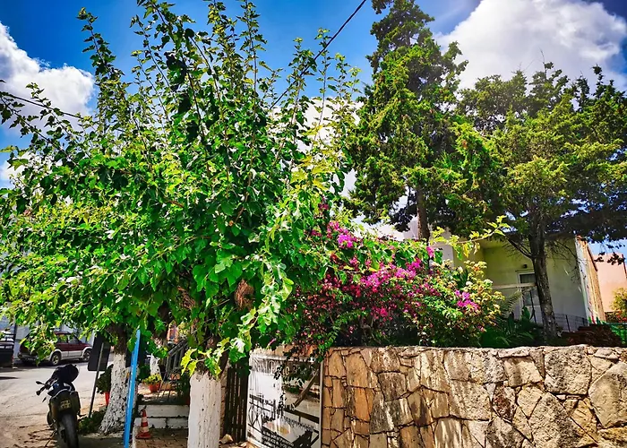 Phaos Residence, Your Stylish Crete Retreat