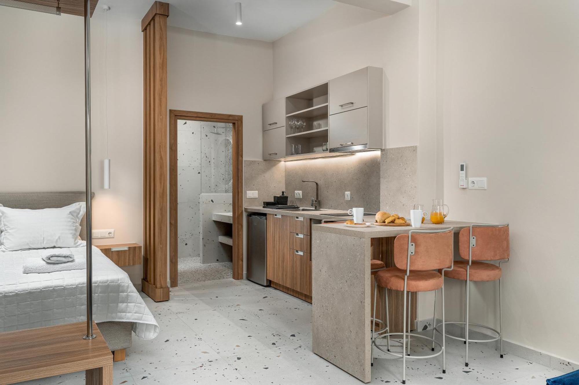 Phaos Residence, Your Stylish Crete Retreat *
