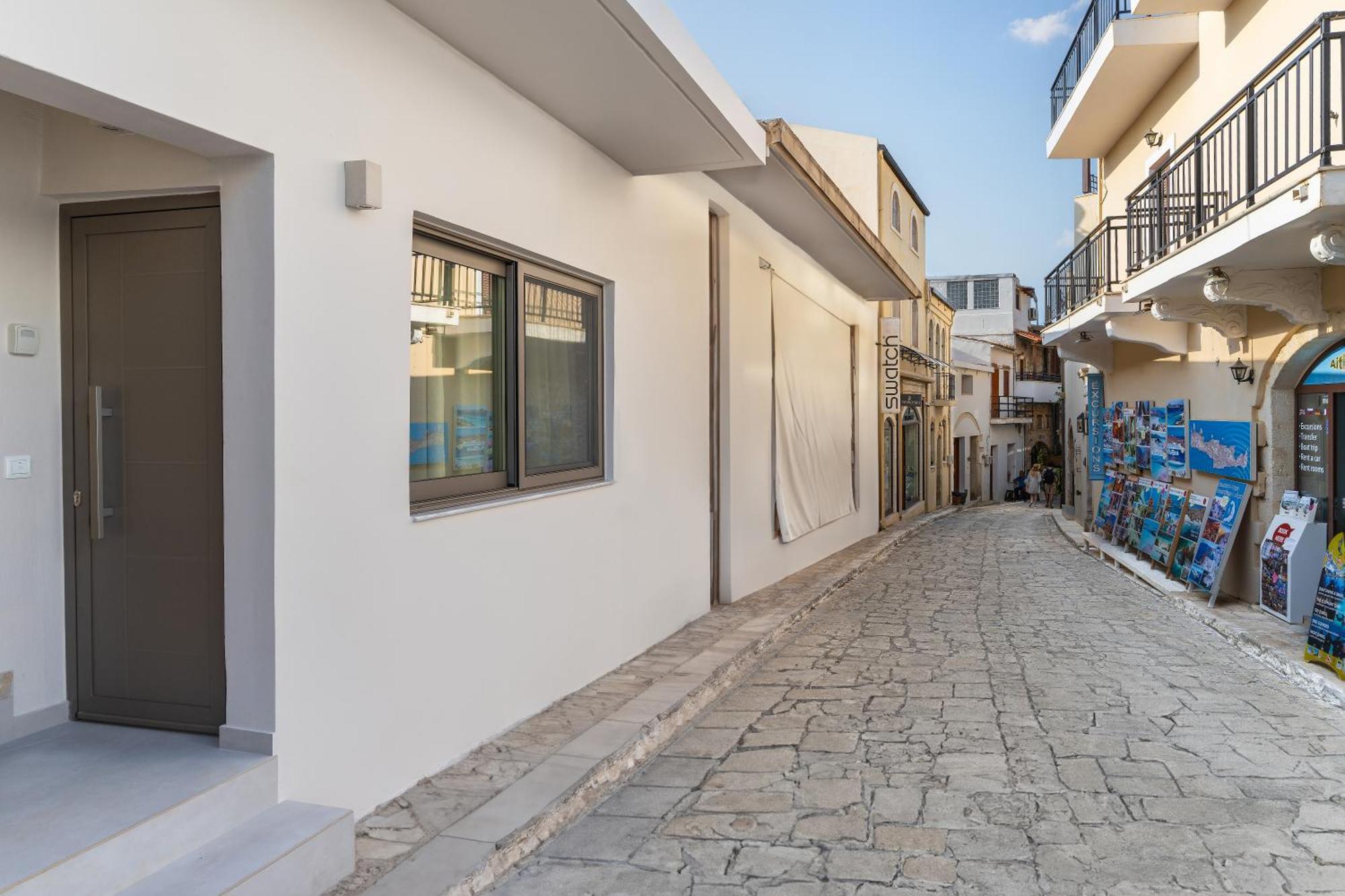 Phaos Residence, Your Stylish Crete Retreat *